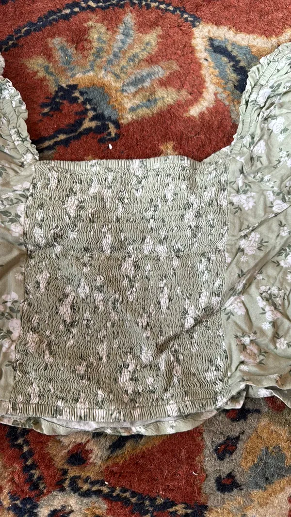 Hollister Cropped Floral Blouse - Image 3