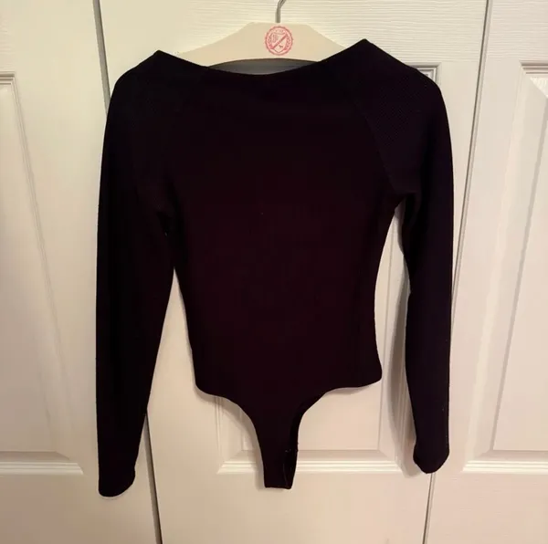 By Anthropologie Ribbed V-neck Bodysuit in Black - Image 3