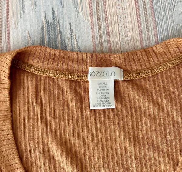 Tilly's V Neck Cropped Shirt - Image 2