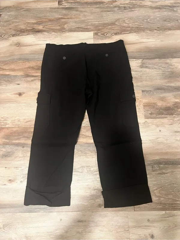Motherhood Black Cargo Capri Pants w/Flap Pockets Large cuffed Stretch Maternity - Image 4