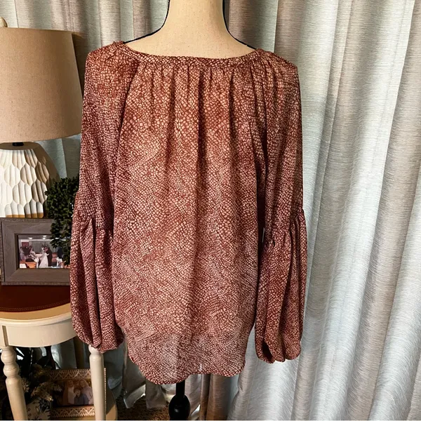 LoveStitch Women SZ Medium‎ Tan White Metallic Gold Long Sleeve Peasant Top Boho - Image 10