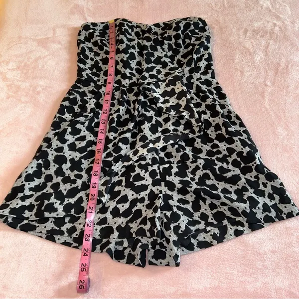 Express gray and black leopard print strapless romper size 0 ruffle detail - Image 10