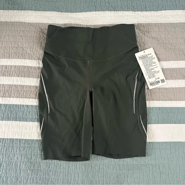 Lululemon Base Pace High-Rise Reflective Short 8" Smoked Spruce Green 6 - Image 3