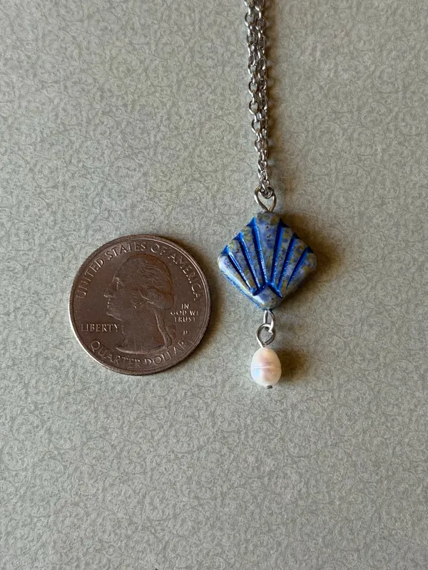 Handmade quality Czech glass fan & freshwater dangle necklace🌀 - Image 5