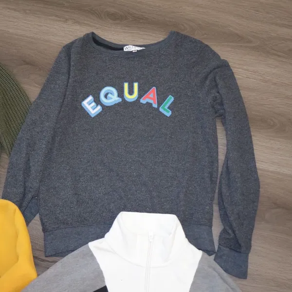 Women’s sweaters XS, vans, holister, wildfox, top shop - Image 4