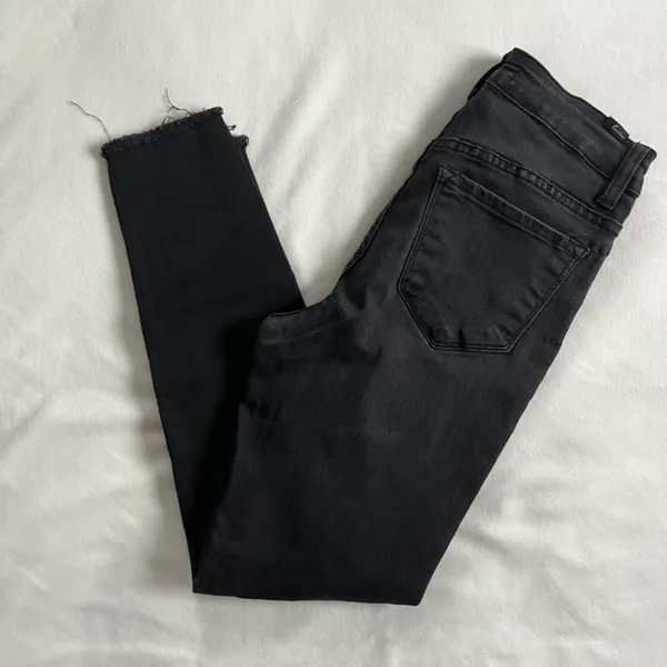 KanCan black distressed skinny jeans (26) - Image 5