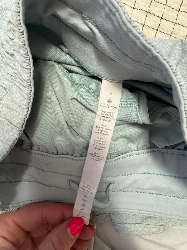 Lululemon Hotty Hot Short 2.5” - Image 3