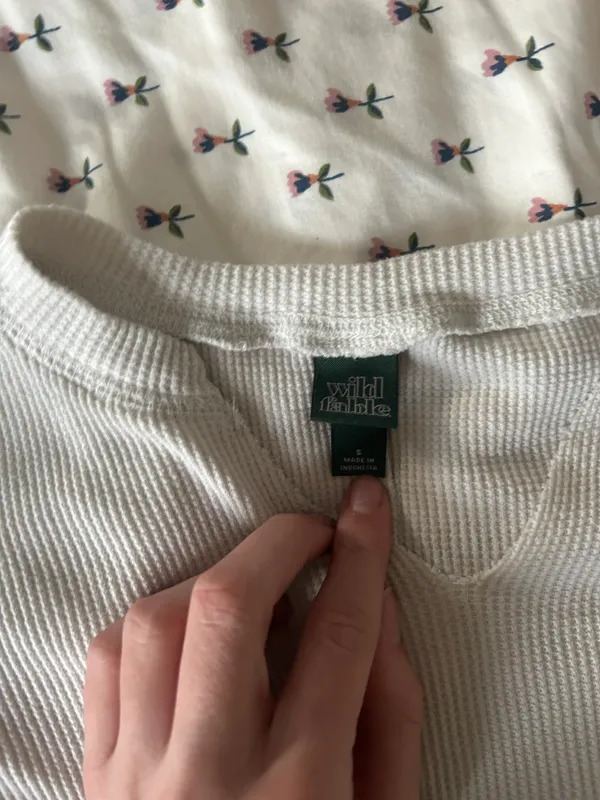 Wild Fable Cropped Longsleeve - Image 3
