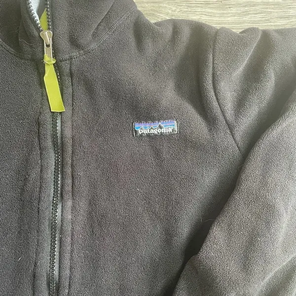 Vintage women’s Patagonia Zip Up Fleece - Image 2