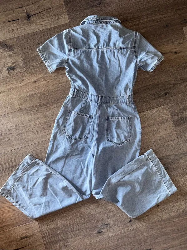 Lulu's Blue Denim Collared Jumpsuit Size S - Image 2