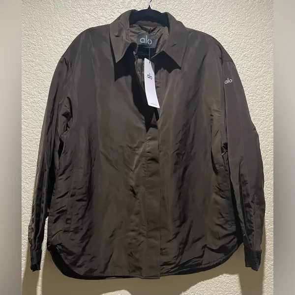 Alo Yoga NWT Socialite Shacket Button Down Pockets Expresso Size L SOLD OUT - Image 5