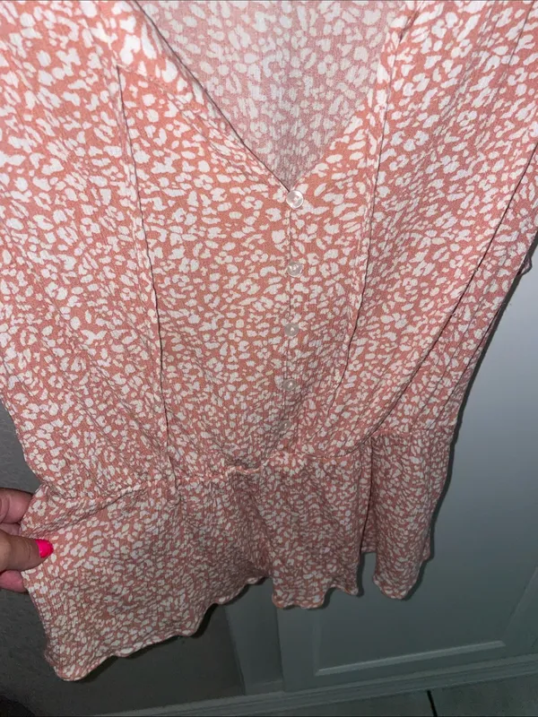 Abercrombie & Fitch Pink and White cinched peplum top - Image 4