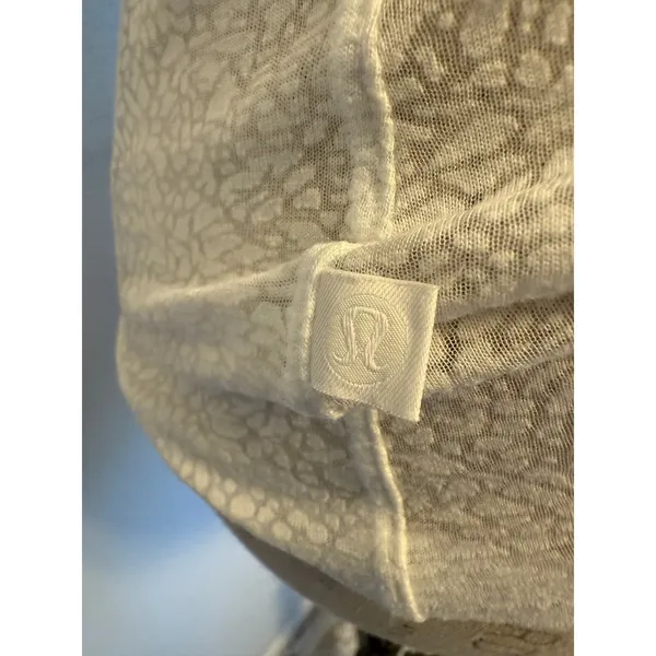 Lululemon White Sleeveless Tank Top Activewear Twist Front Athletic‎ Yoga - Image 4