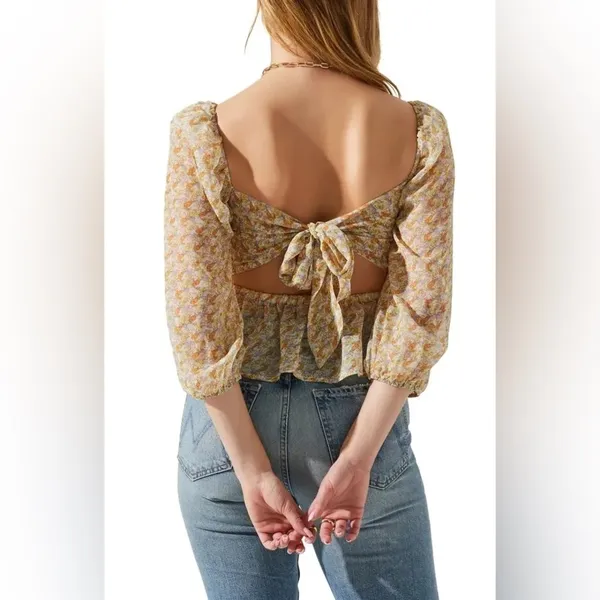 NWT ASTR THE LABEL Floral Smocked Peplum Top in Orange Purple Multi Sz. M - Image 3