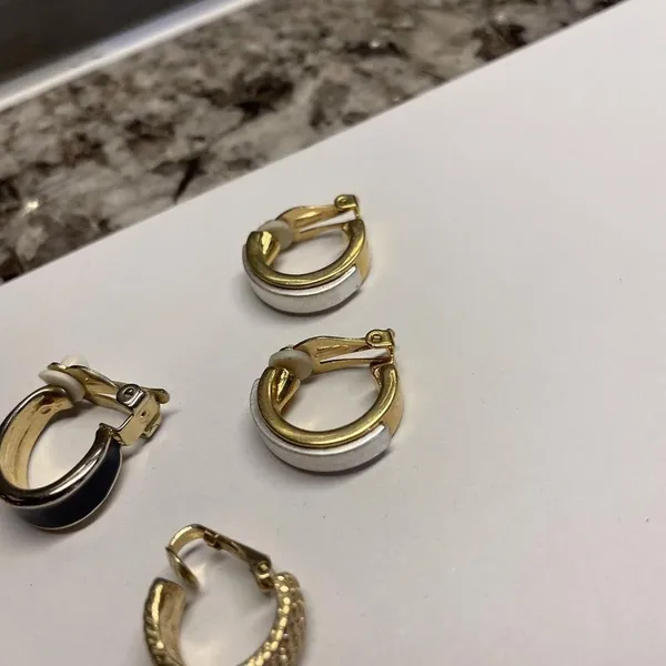 Lot Of 3 Pretty Clip On Clip-on Non Pierced Earrings Hoop - Gold Tone - Image 3