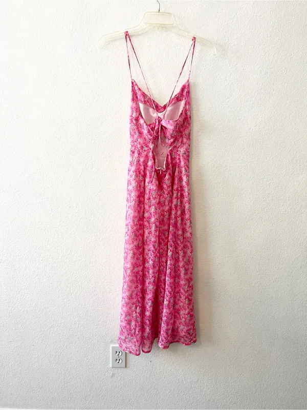 All‎ In Favor Fuschia Floral Midi Dress NEW Small - Image 5