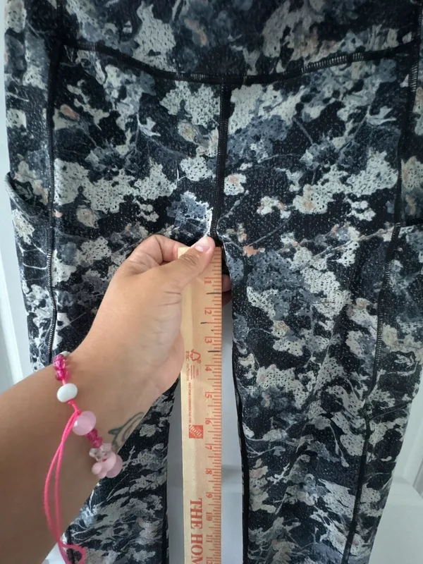 Lululemon Speed Up High-Rise Crop Leggings with Pockets in Spring Bloom Multi - Image 4