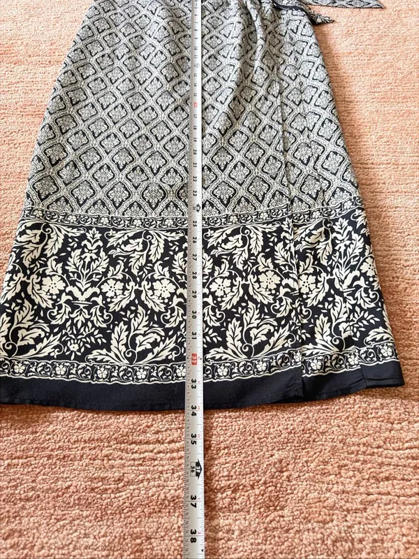 Abria Italian Fabric Black Ivory Floral Print Wrap Midi Skirt One Size - Image 2