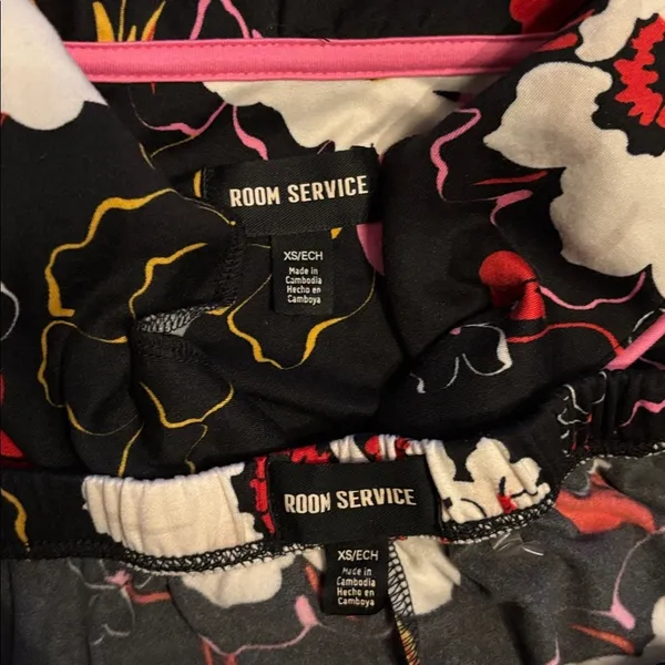 Room Service Floral Pajama Set xs pants long sleeve - Image 3