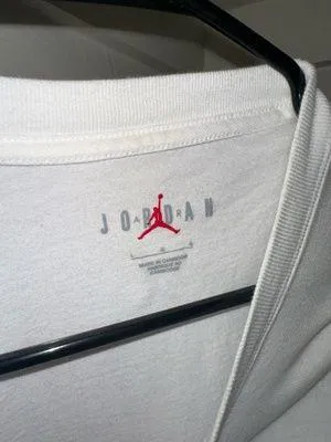 Air Jordan White Graphic Tee Large - Image 2