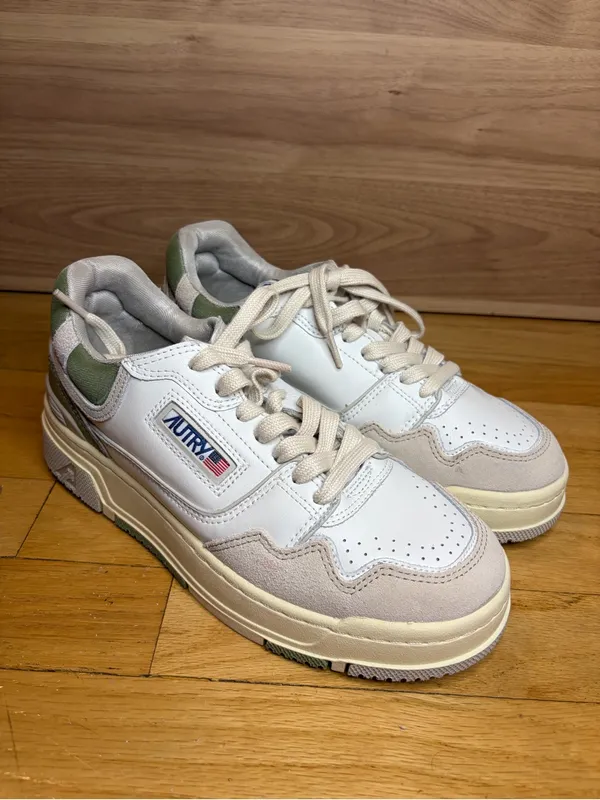 Autry CLC Low Women's Sneakers - Size 9 - Image 2