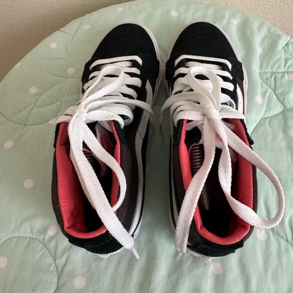 Vans Sk8-Hi Black, White, and Pink Sneakers Womens size 7 - Image 9