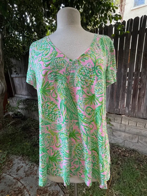 Lilly Pulitzer Etta V Neck top Mandevilla Baby Fins and Flippers resort vacay XL - Image 3