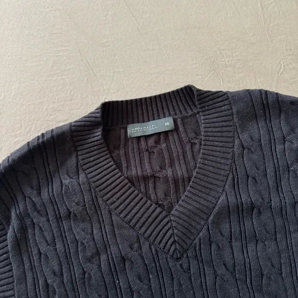 Apparalel cable knit sweater vest - Image 3