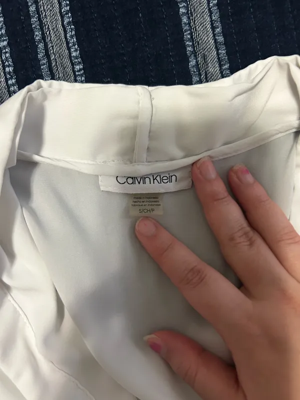 Calvin Klein Women’s White Flutter Sleeve Blouse – Size S - Image 8