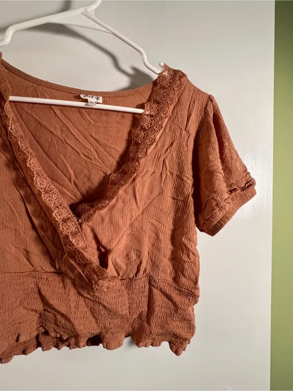 Self Love Women’s Size XL Cropped Faux Wrap Top Rust Brown Orange Lace Smocked - Image 3