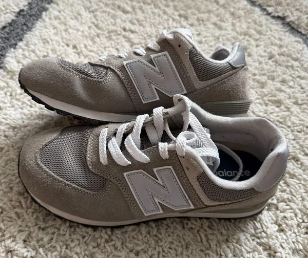 New Balance 574 women’s sneakers 6 evergreen - Image 2