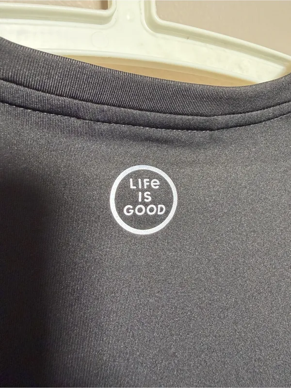 Life is Good Active t-shirt black size small - Image 5