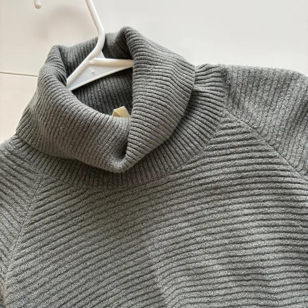 Kuhl Womens Gray Ribbed Turtleneck Sweater Merino Wool Blend Style 4406 Small‎ - Image 3
