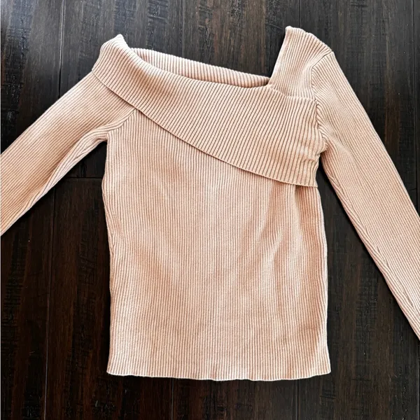 One-Shoulder Ribbed Asymmetrical Knit Top in Camel Brown Size S - Image 7