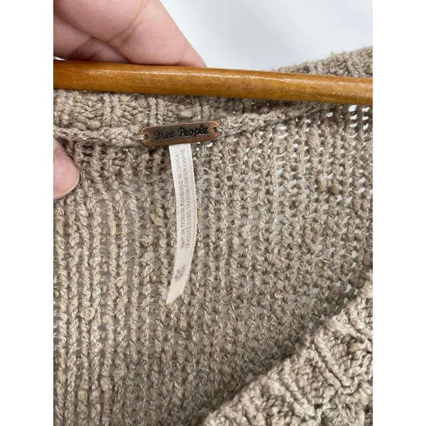 Free People Taupe Cable Knit V-Neck Sweater‎ Distressed Hem Oversized Size XS - Image 4