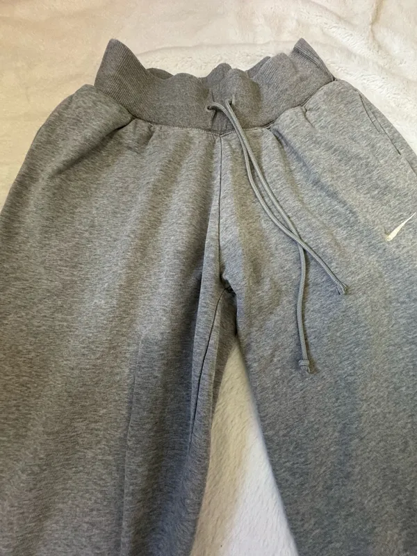 Nike womenGray Sweat Joggers - Image 16