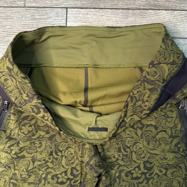 Lululemon Athletica Crop Pencil Lace Brave Olive Black / Black - Image 6