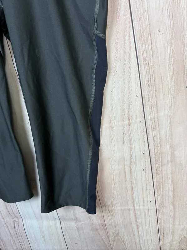 Nike Dark Olive Green Capri Leggings with Black Side Panels - Image 3
