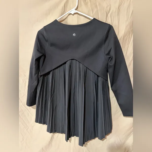 Lululemon long sleeve - Image 3