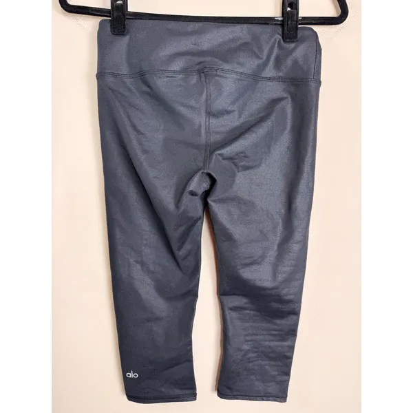 Alo Yoga Airbrush High Waisted Capri Leggings Shiney Black Size Small - Image 2