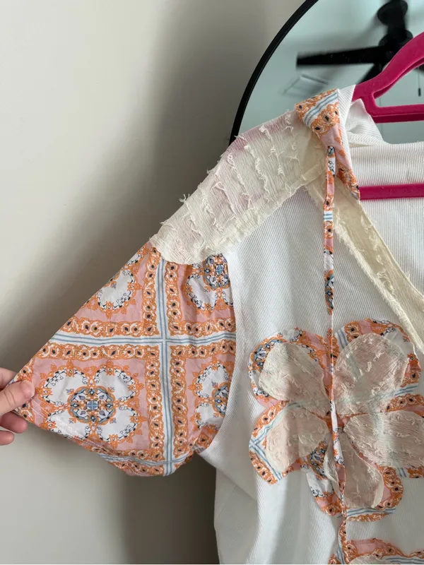POL White Boho Embroidered Peasant Top with Peach Accents - Image 3
