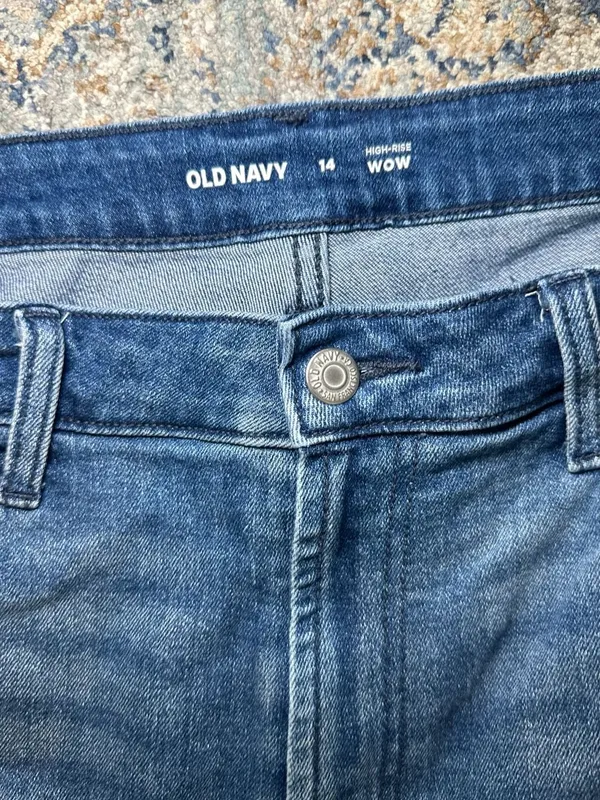 Old Navy High-Rise Wow Rolled Denim Shorts Size 14 - Image 2