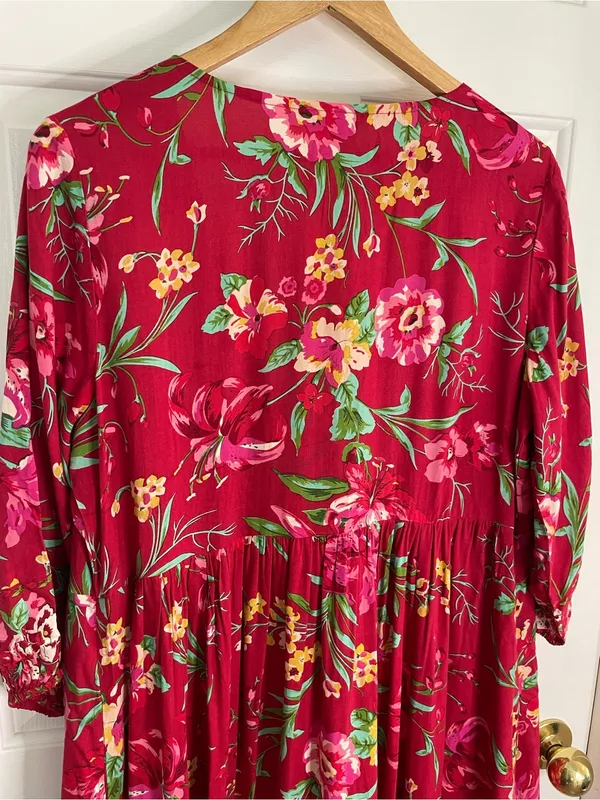 April Cornell Red Floral V Neck Milkweed Dress with Green Accents Size Medium - Image 8