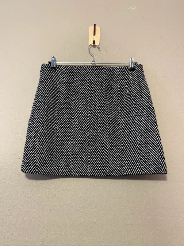 LOFT Wool Blend Herringbone mini skirt Size 8 NWT - Image 4