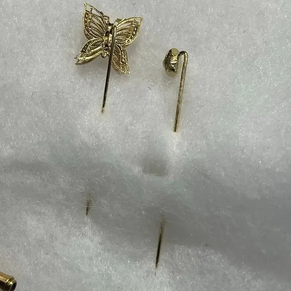 Lot of 2 lapel hat pins. Vintage 80’s - Image 3
