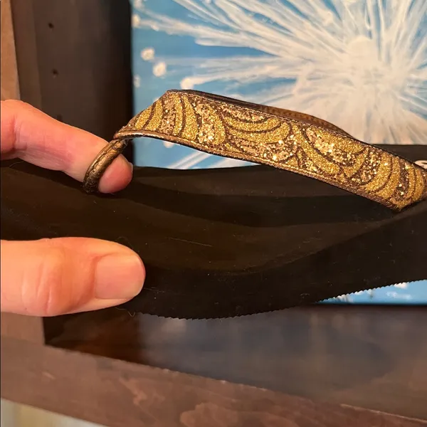 Unr8ed Serena Sparkly Gold Flip Flops Size 7 - Image 9