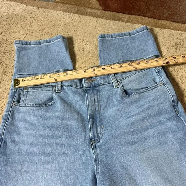 LL Bean Classic Fit High Rise Light Wash Straight Leg Jeans Womens 12 Reg 518710 - Image 2