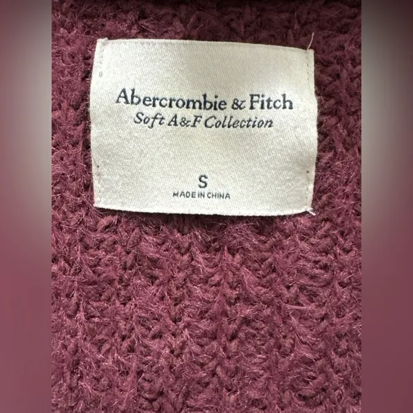 Abercrombie & Fitch Soft A&F Collection cozy burgundy cropped cardigan - Image 3