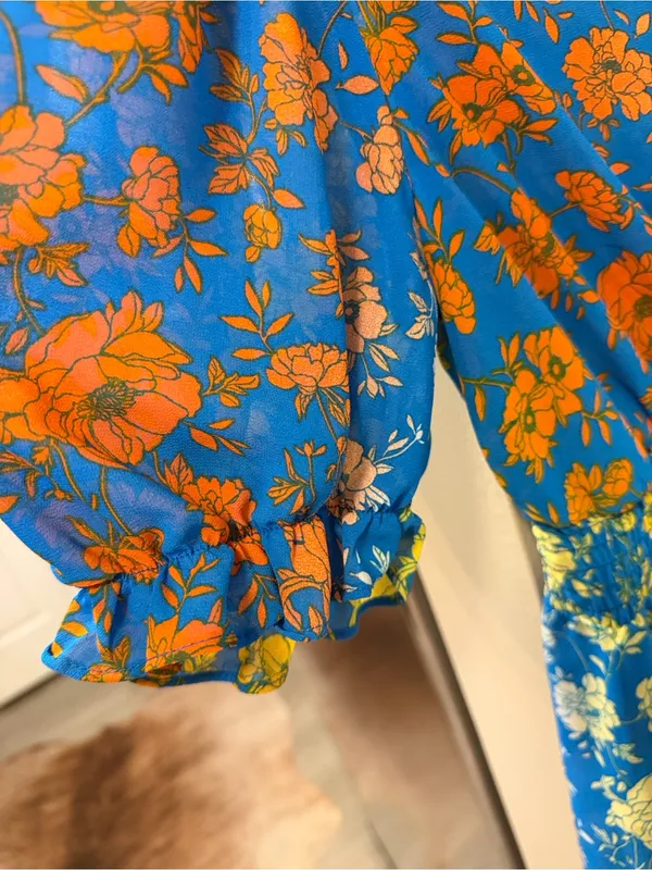 Stunning Cato Boho Floral High-Low Top M - Image 4