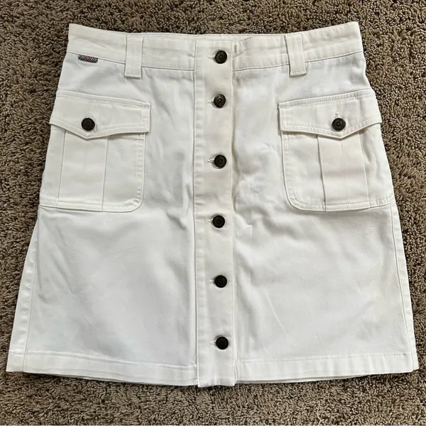 Burberry Cream color button skirt size 6 - Image 8